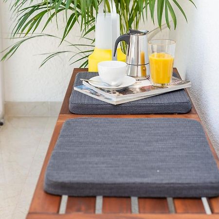 Navy Aesthetic Apartment With Balcony By Noclegi Renters Warschau Exterior foto